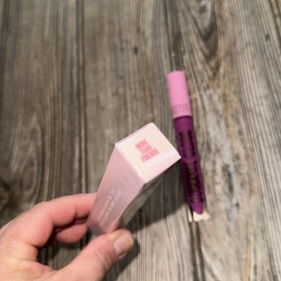Jeffree Star Supreme Gloss Lip Gloss Purple more than Friends NEW - Picture 2 of 2